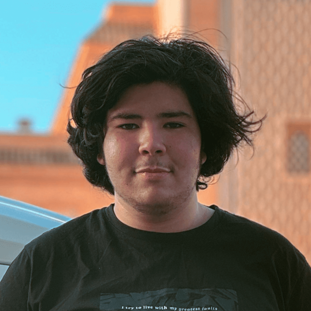L5atire Designer & Translator