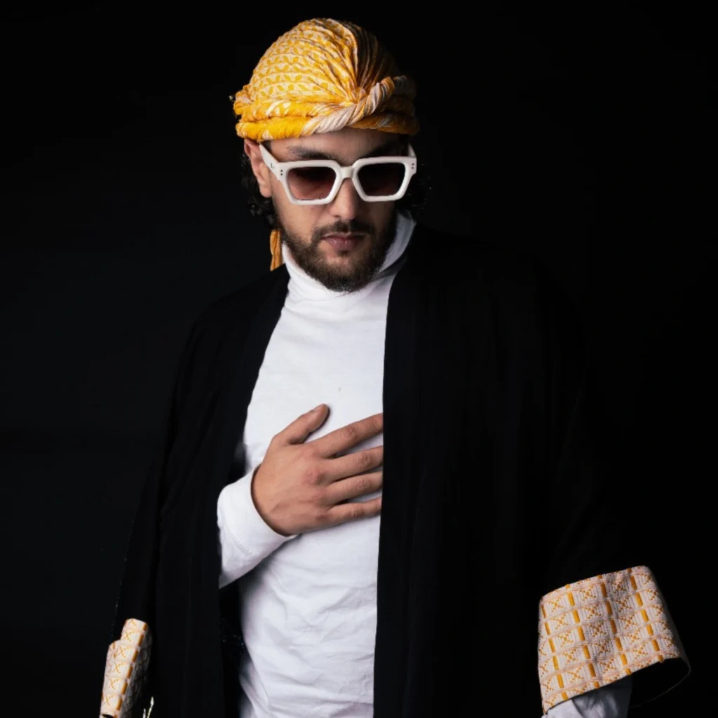 Moroccan Rapper Namber image wearing traditional Amazigh clothes.
