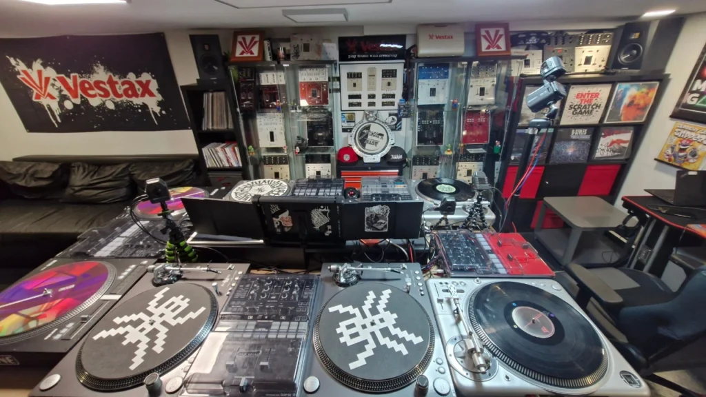 Moroccan Turntablist DJ Skull's home studio La Cave