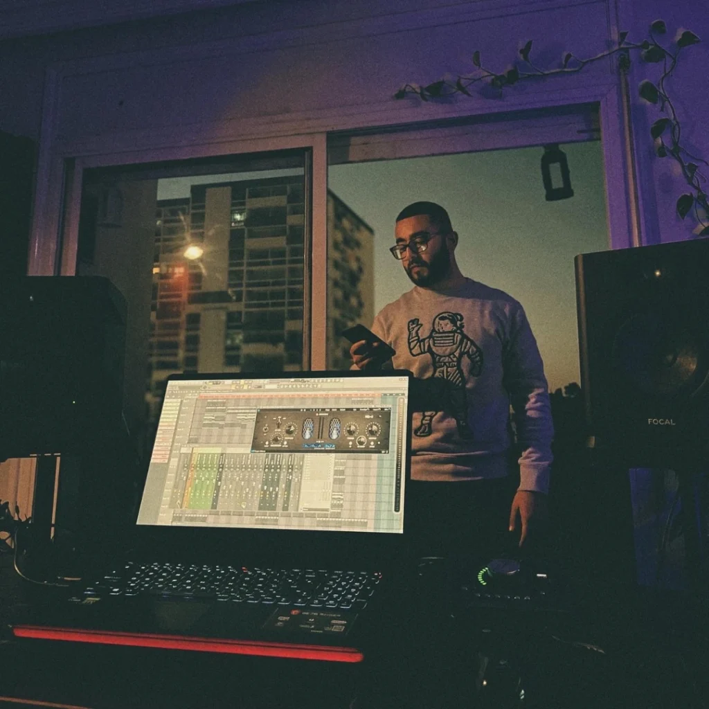 Yo Asel: From Cracked FL Studio to Producing for North Africa's Top Rappers Moroccan music producer Yo Asel at his studio